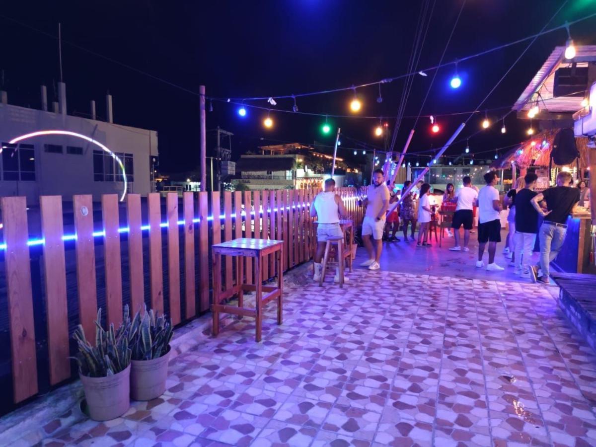 Straw Hat Hostel & Rooftop Bar Tulum Exteriör bild