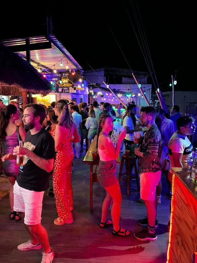 Straw Hat Hostel & Rooftop Bar Tulum Exteriör bild