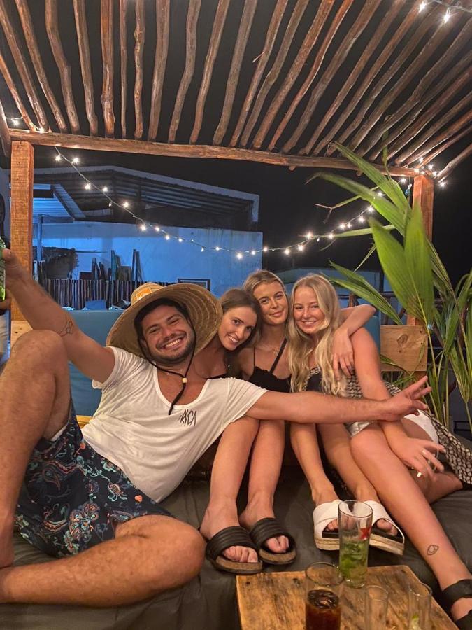 Straw Hat Hostel & Rooftop Bar Tulum Exteriör bild